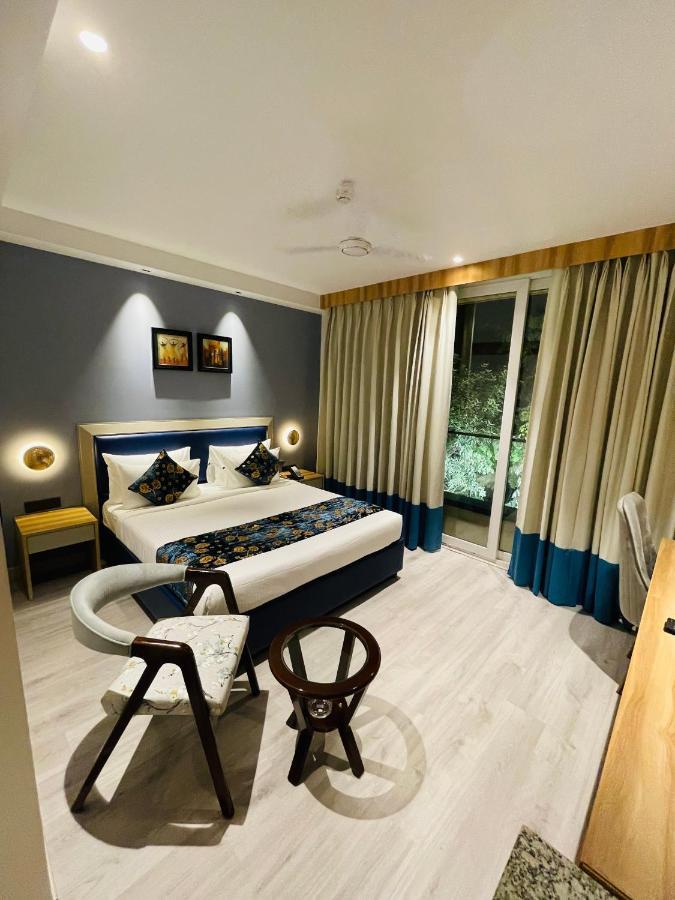 Hotel Malbork Inn @ Janakpuri Делхи Екстериор снимка