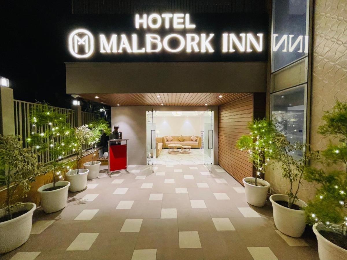 Hotel Malbork Inn @ Janakpuri Делхи Екстериор снимка