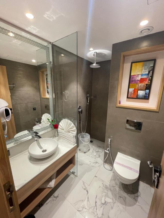 Hotel Malbork Inn @ Janakpuri Делхи Екстериор снимка
