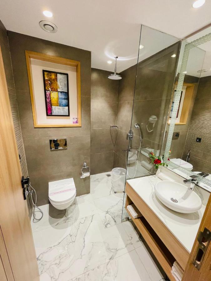 Hotel Malbork Inn @ Janakpuri Делхи Екстериор снимка