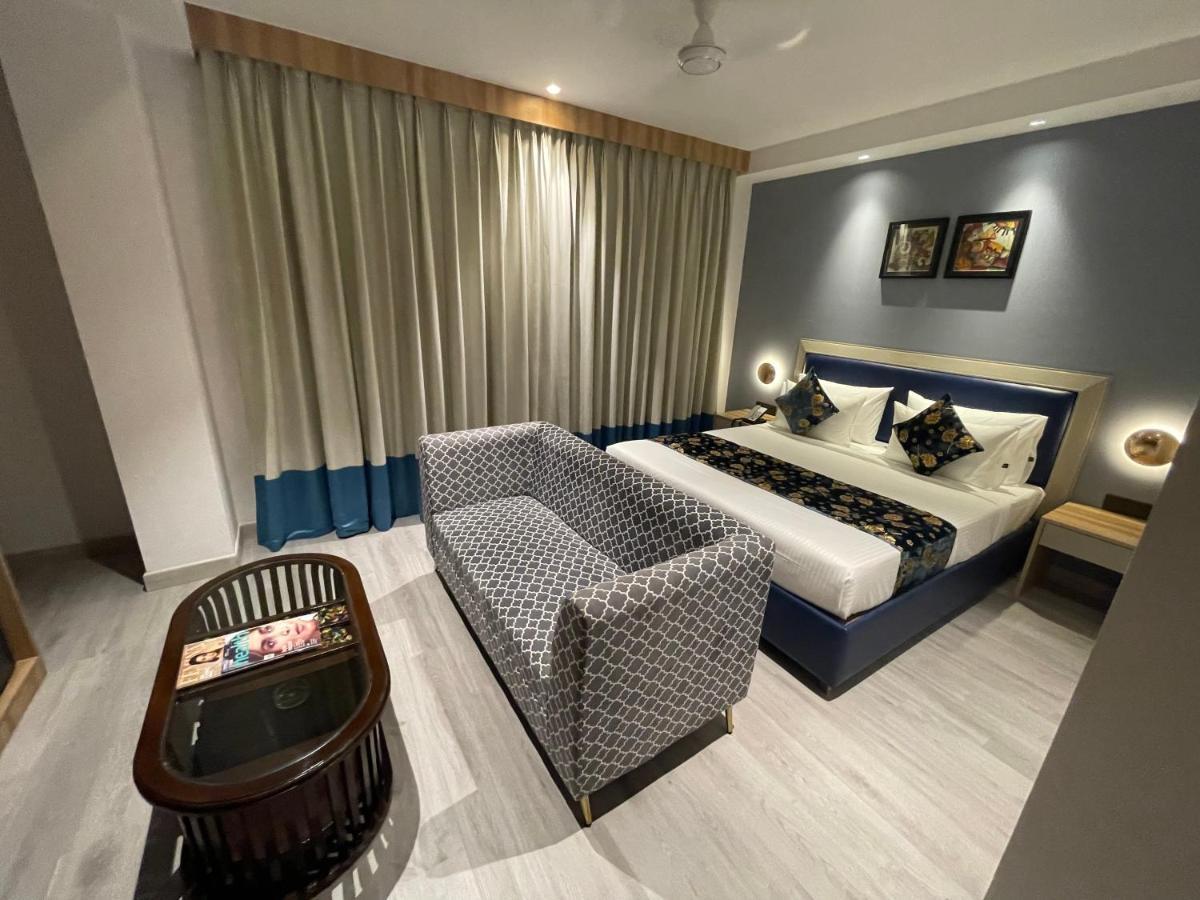 Hotel Malbork Inn @ Janakpuri Делхи Екстериор снимка